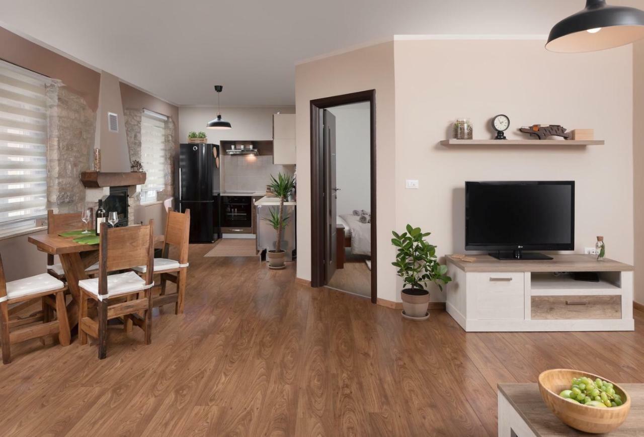 Vecchio Mercato Pula Apartman ภายนอก รูปภาพ